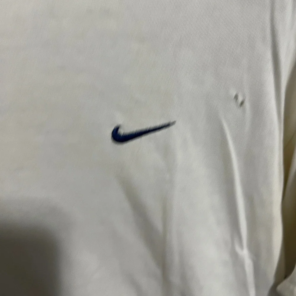 Vintage Nike Mini Swoosh T-Shirt Single Stitch Made in USA Cream Off-White Mens